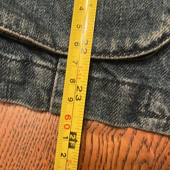 Like new Liz Claiborne button down denim jacket - Picture 9 of 15